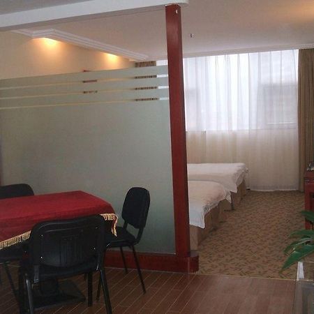 Greentree Inn Guiyang Penshuichi Business Hotel Εξωτερικό φωτογραφία