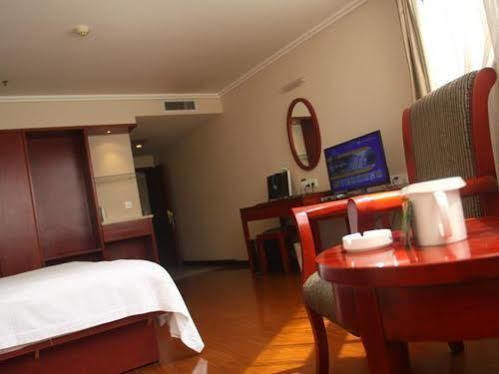 Greentree Inn Guiyang Penshuichi Business Hotel Εξωτερικό φωτογραφία